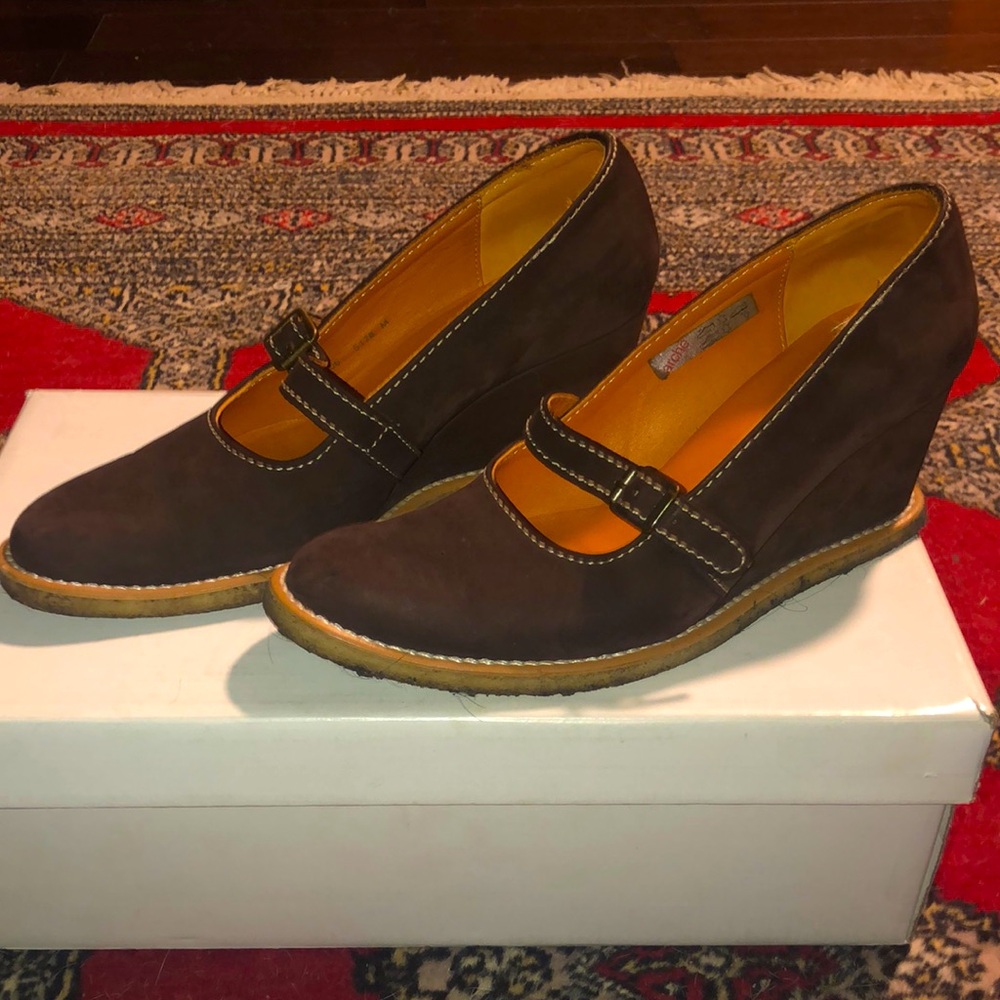 arche mary jane wedges 38 gumshoe sole.  very comfy